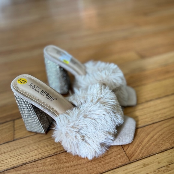 Cape Robbin Shoes - Cape Robbin Slip On Heels Shoes Size 6.5 Cream Rhinestone Sparkly Block Heel Y2K
